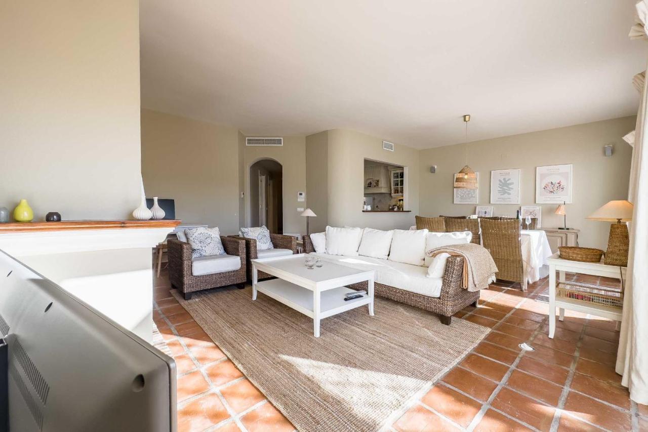 92-apartment With Fantastic Views, Miraflores, Mijas Apartment